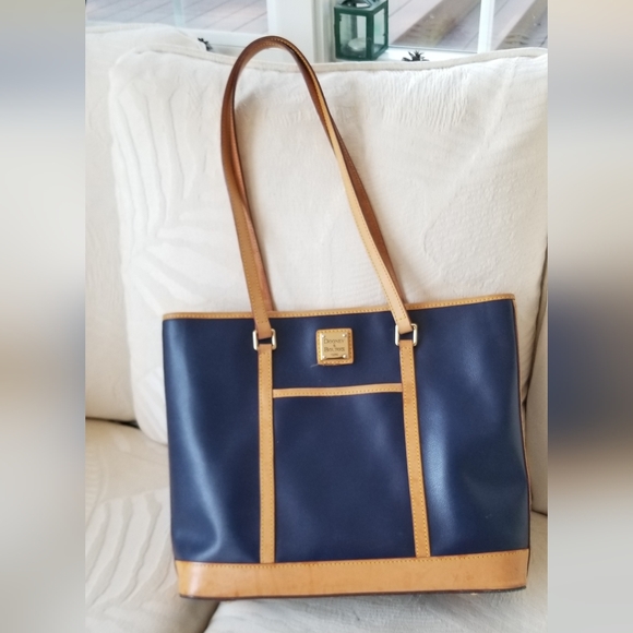 Dooney & Bourke Handbags - Dooney & Bourke Tote Bag